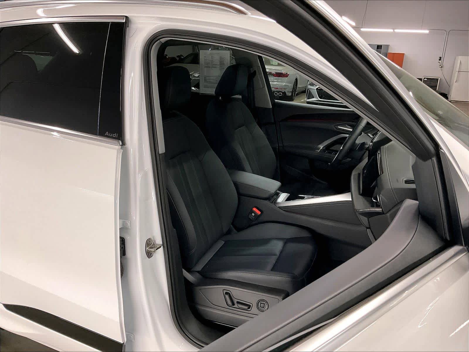 Certified 2025 Audi Q5 Premium AWD/4WD image 10
