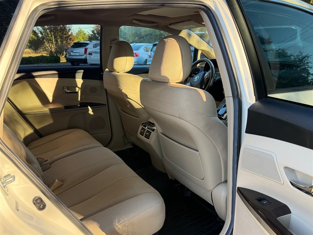 Used 2011 Toyota Venza w/ Convenience Pkg FWD image 14