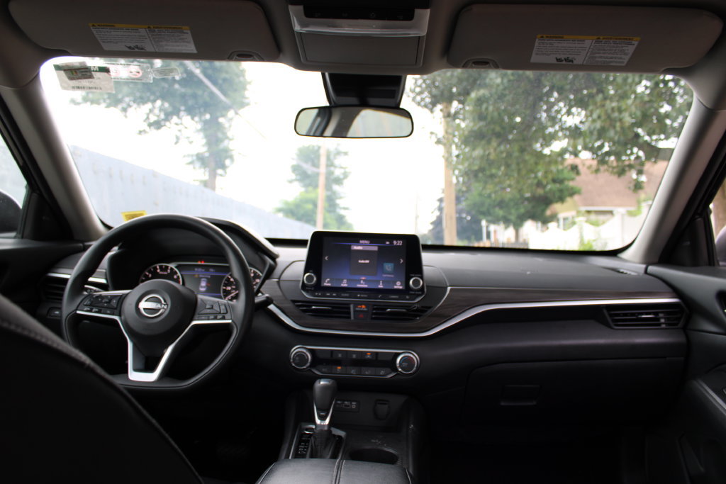Used 2025 Nissan Altima 2.5 SV FWD image 28