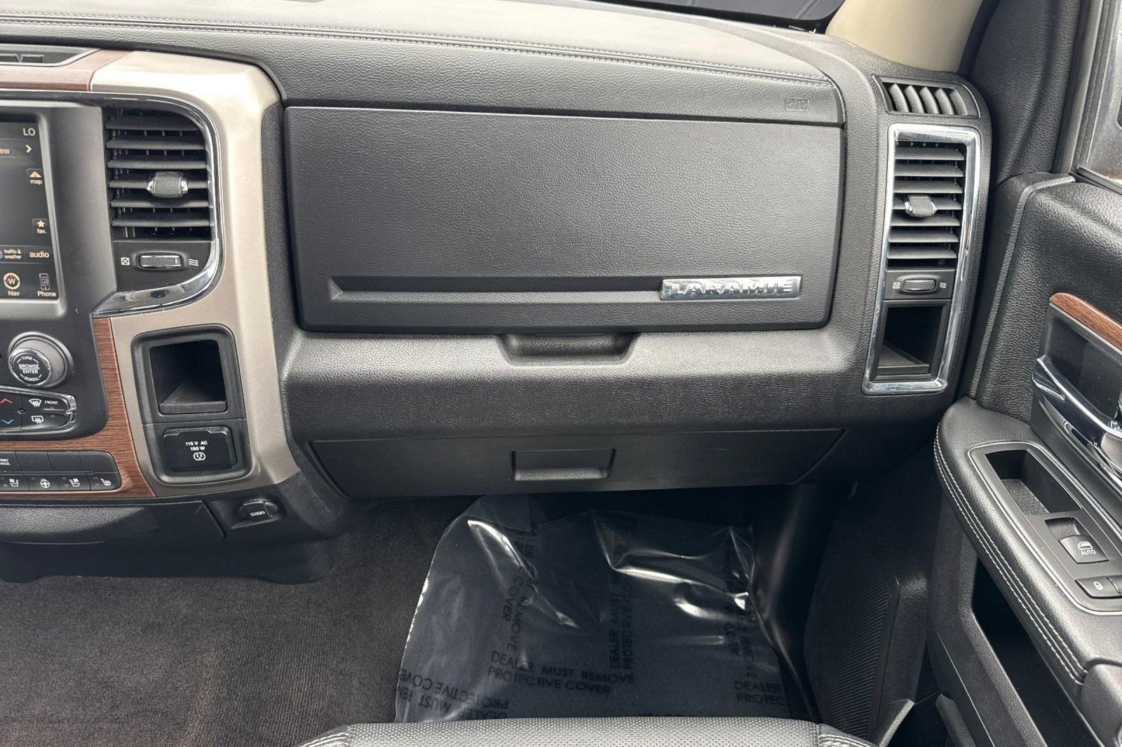 Used 2017 RAM 1500 Laramie RWD image 30