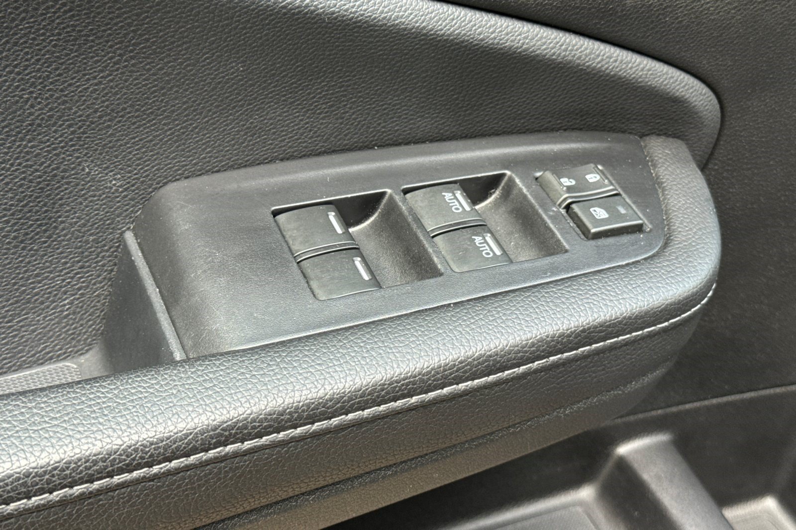 Used 2024 Honda Passport EX-L image 14