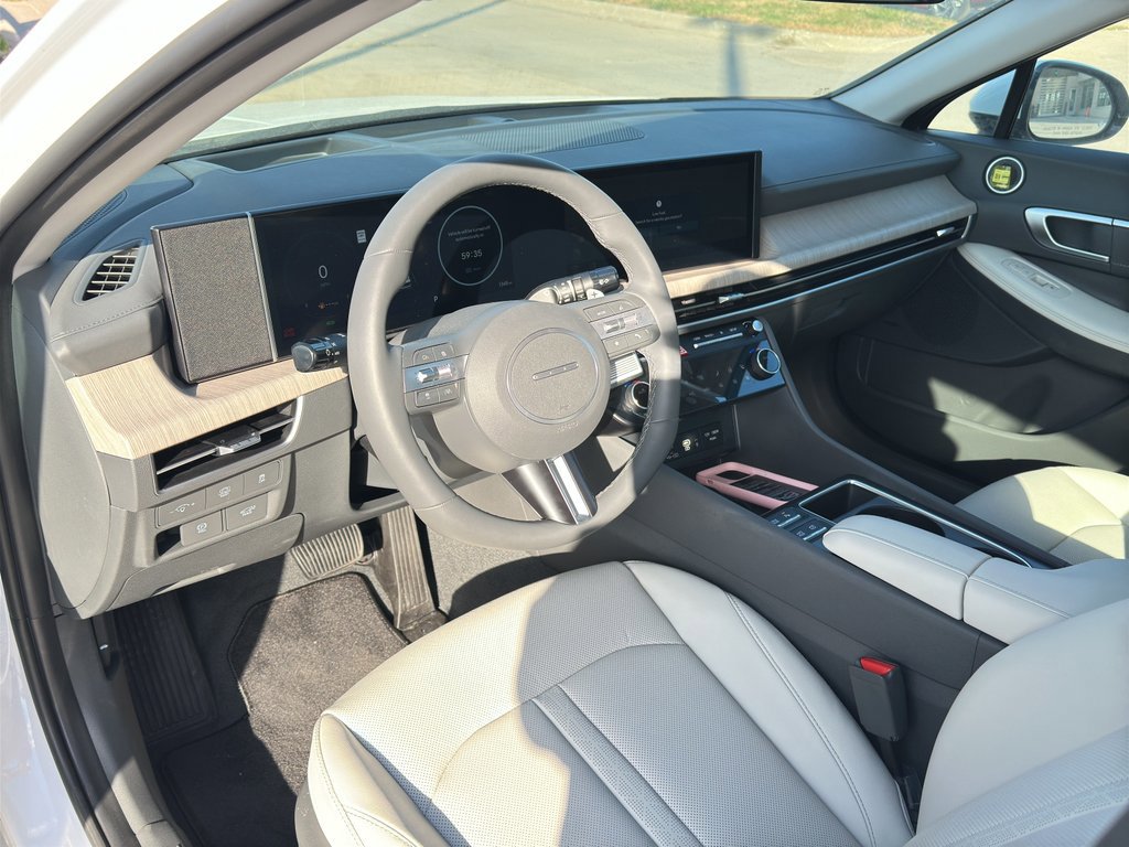 New 2025 Hyundai Sonata Limited FWD image 13