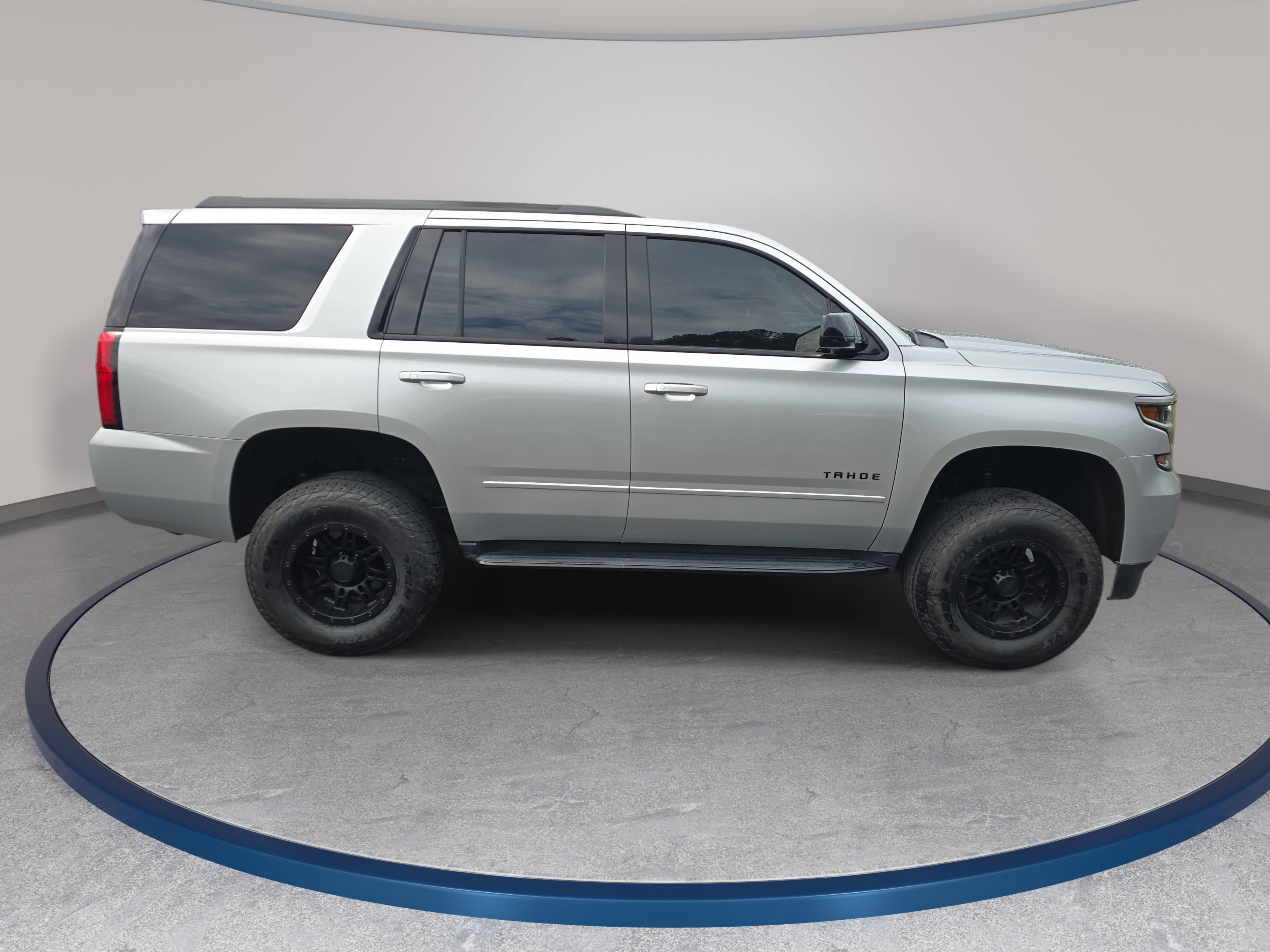 Used 2019 Chevrolet Tahoe Premier AWD/4WD image 4