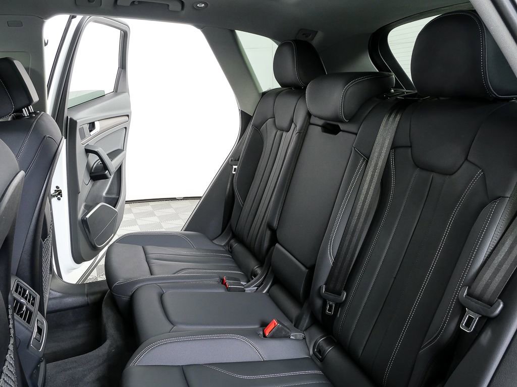 Used 2024 Audi Q5 e Premium w/ Convenience Package AWD/4WD image 19