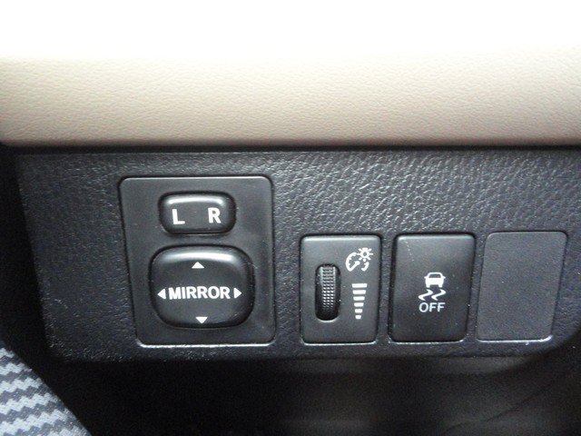 Used 2013 Toyota RAV4 LE AWD/4WD image 14
