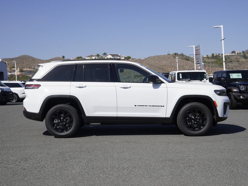 New 2026 Jeep Grand Cherokee Altitude AWD/4WD video 3