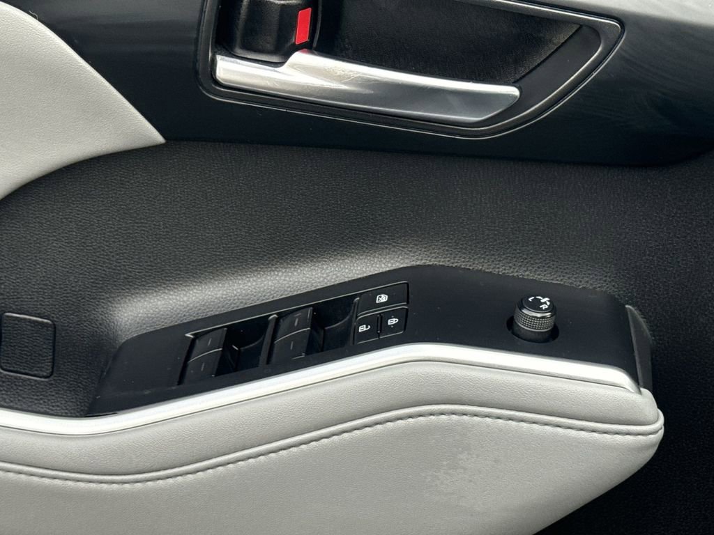 Used 2022 Toyota Highlander XLE image 15