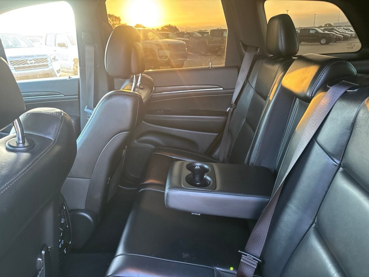 Used 2020 Jeep Grand Cherokee Limited AWD/4WD image 34