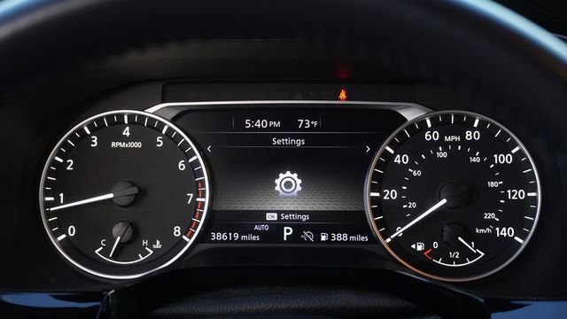 Used 2024 Nissan Pathfinder SV image 34