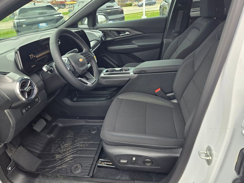 New 2026 Chevrolet Equinox EV LT w/ Comfort Package image 15