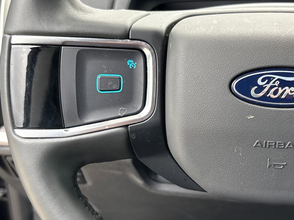 Used 2025 Ford Expedition Active RWD image 16