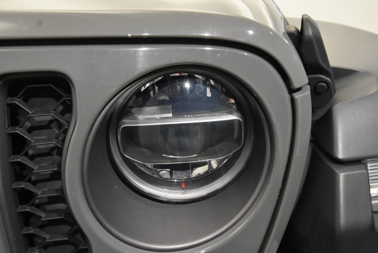 Used 2022 Jeep Gladiator Rubicon w/ LED Lighting Group AWD/4WD image 9