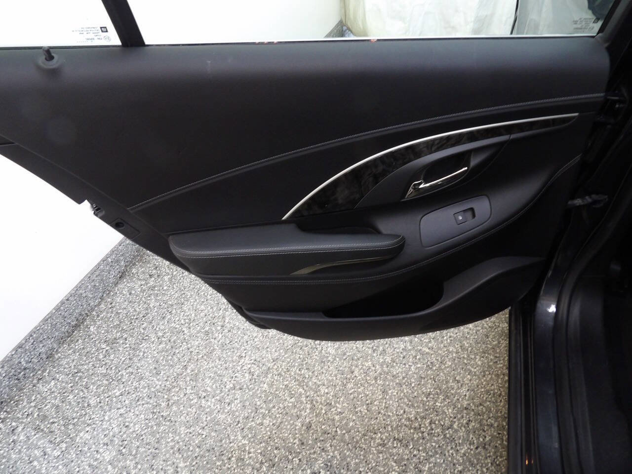 Used 2016 Buick LaCrosse Leather FWD image 9