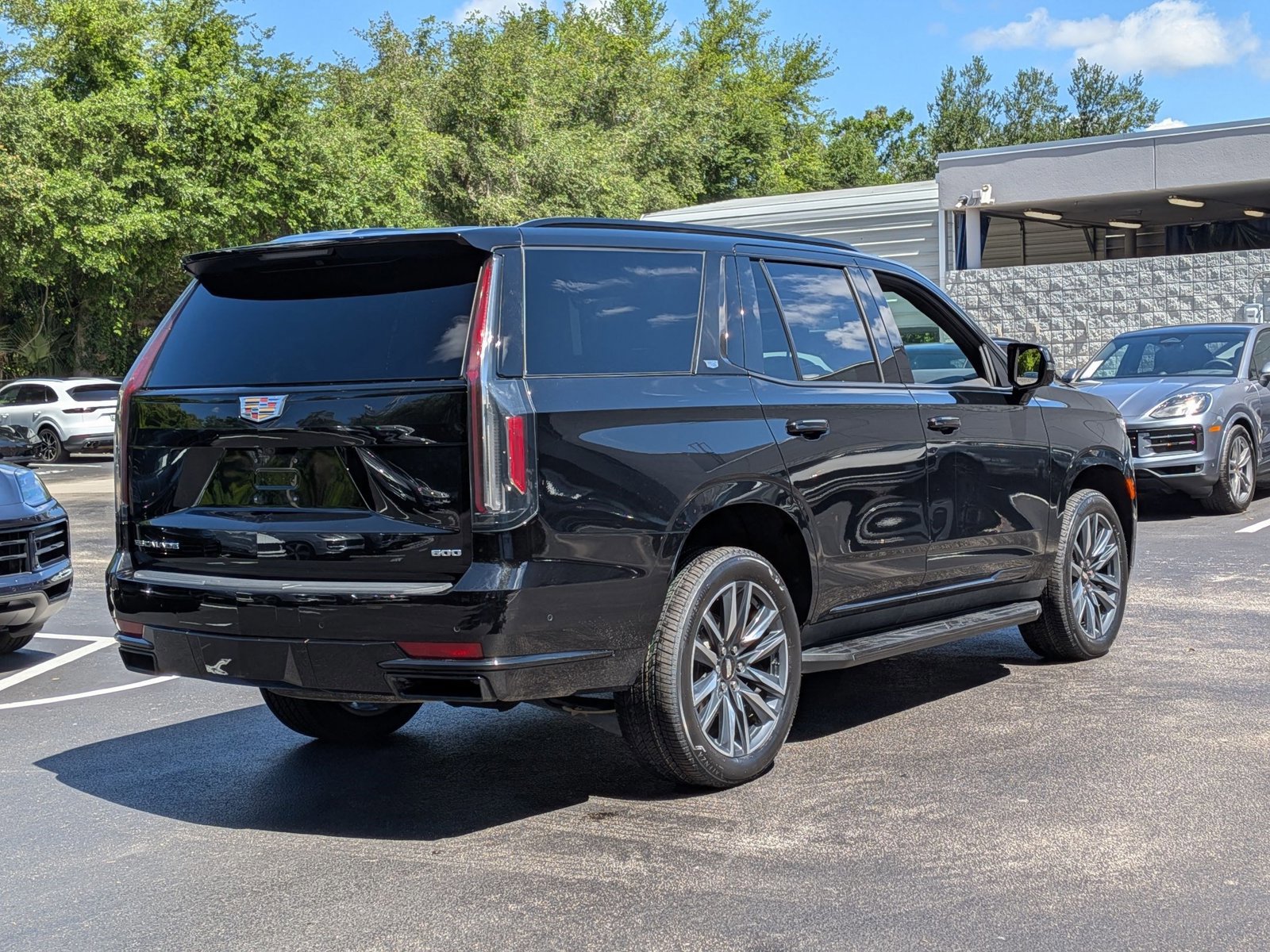 Used 2024 Cadillac Escalade Sport RWD image 9