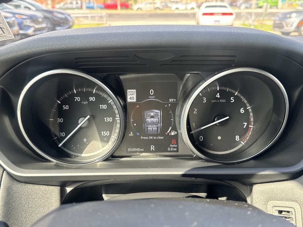 Used 2017 Land Rover Discovery HSE image 29