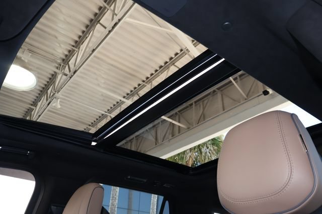 Used 2025 Lincoln Navigator Black Label AWD/4WD image 31
