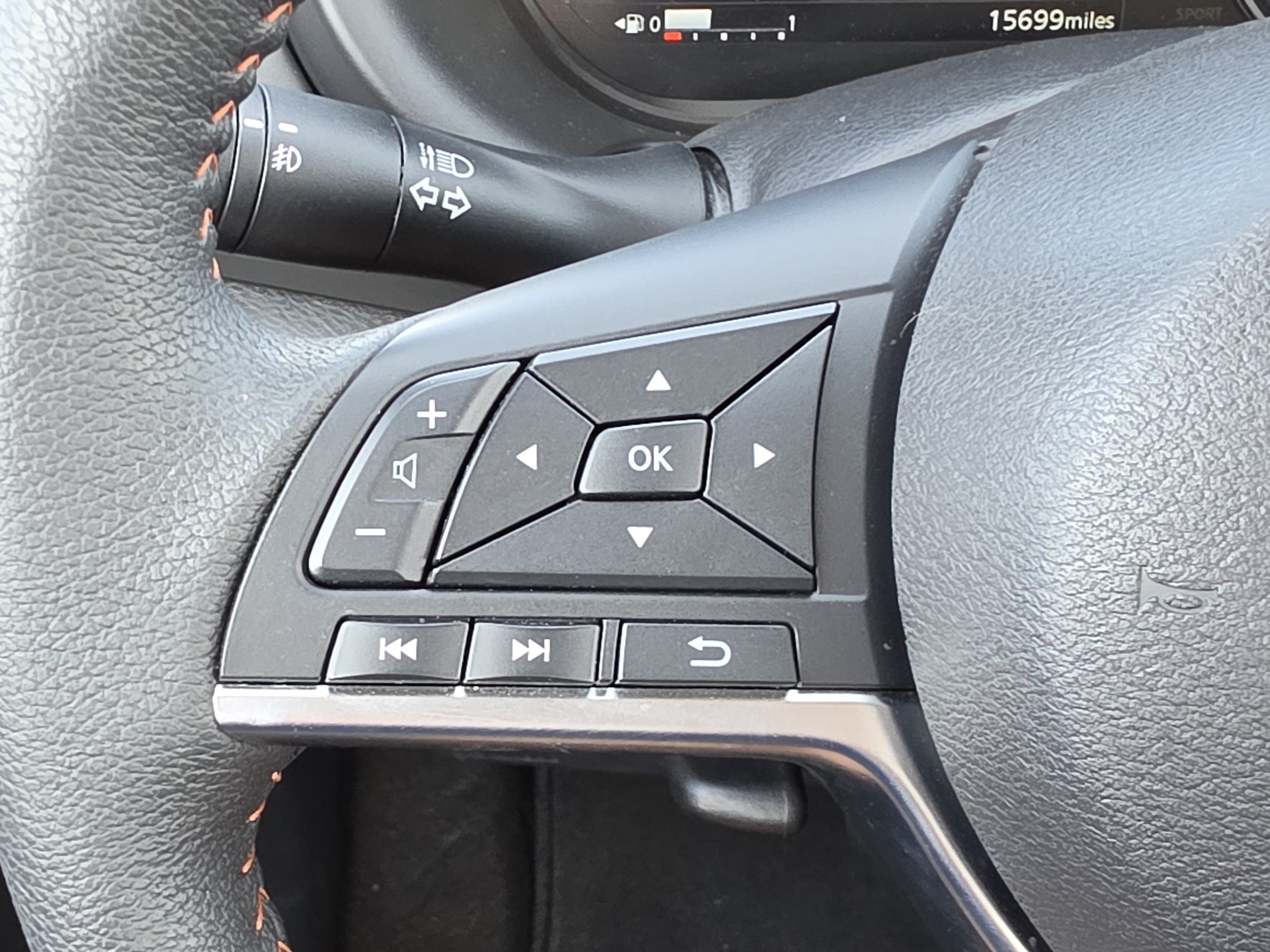 Used 2024 Nissan Kicks SR w/ Interior Electronics Package FWD image 16