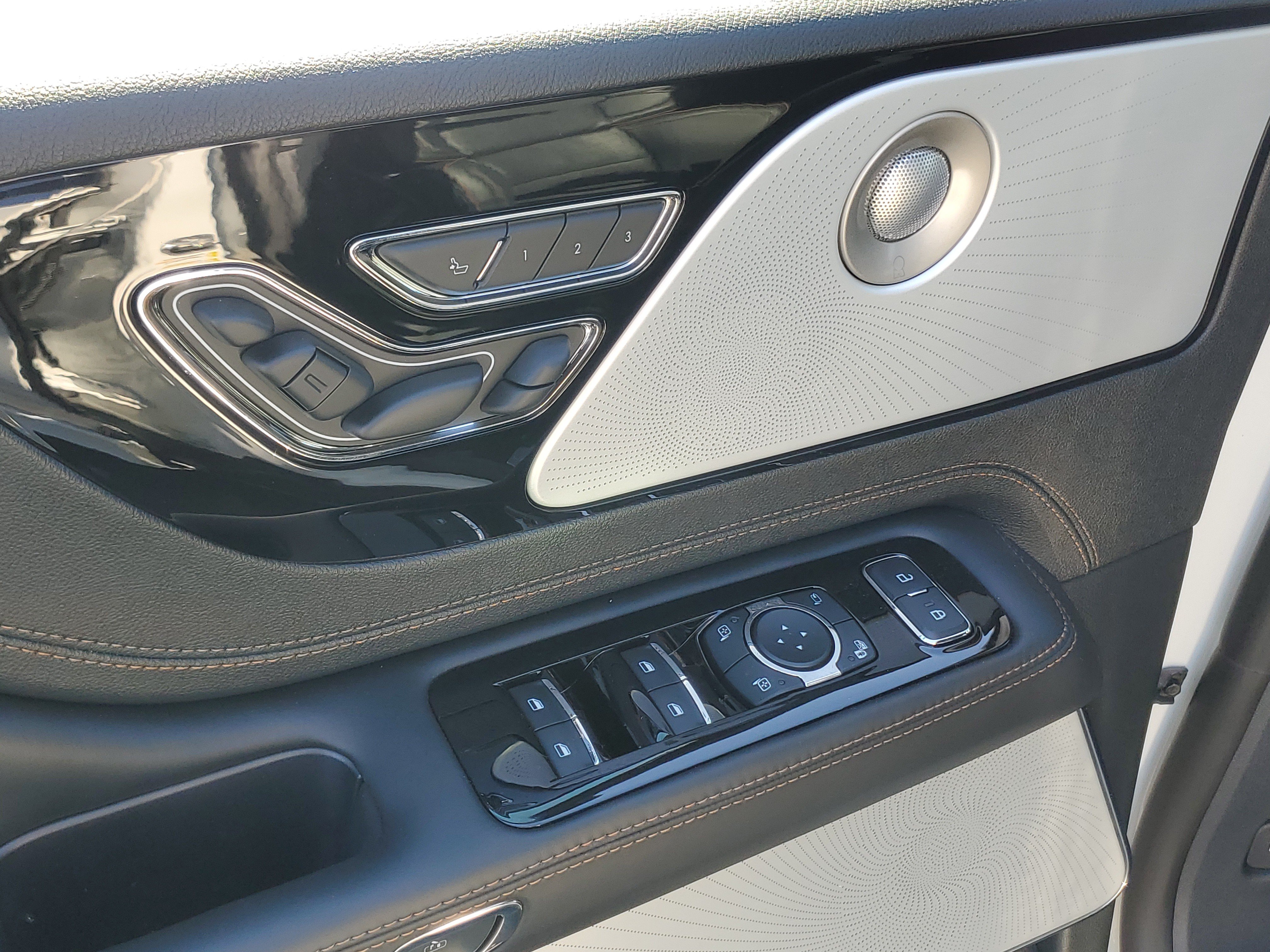 New 2026 Lincoln Aviator Black Label AWD/4WD image 9