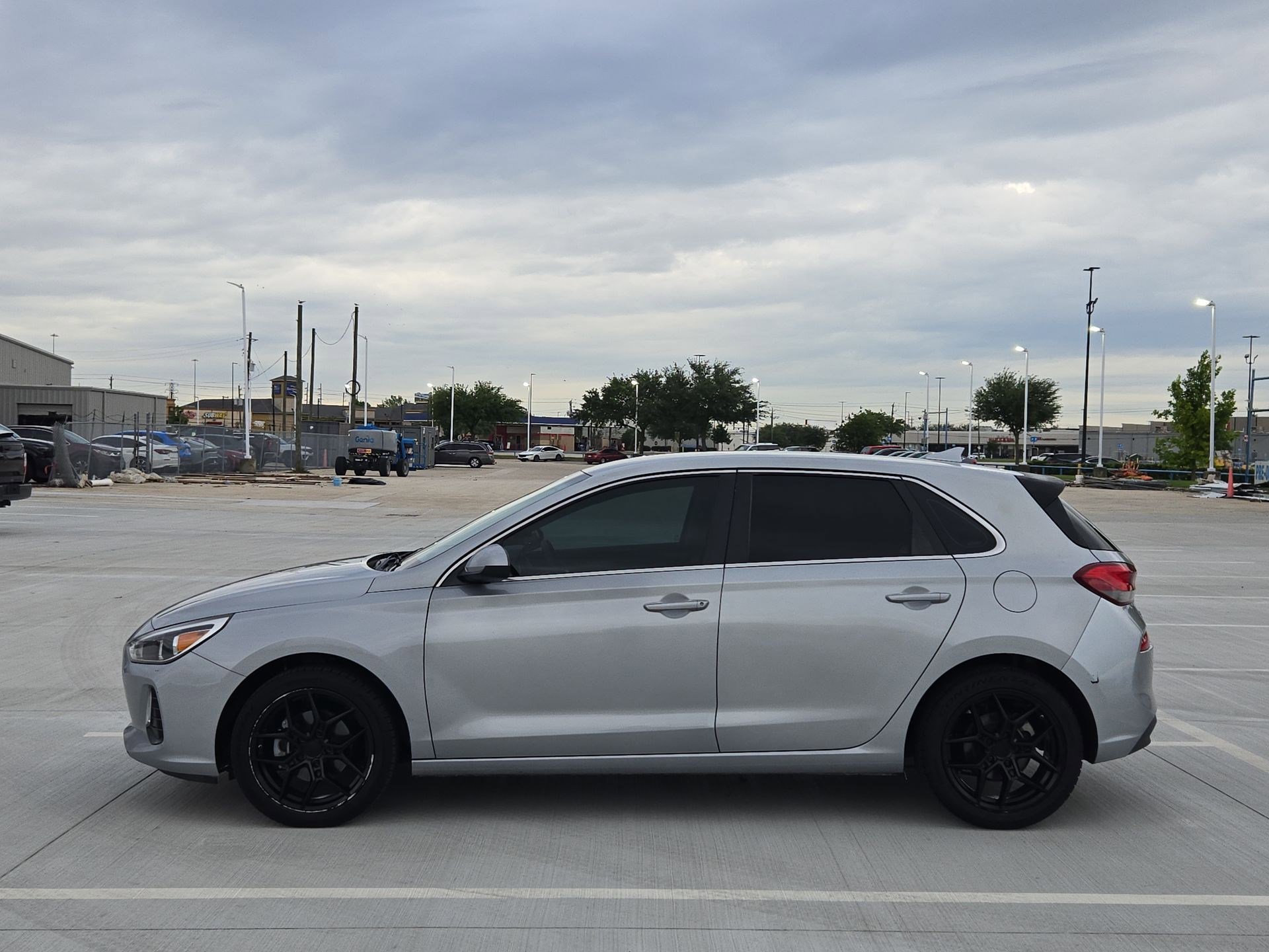 Used 2020 Hyundai Elantra GT image 7