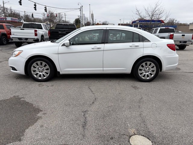 Used 2014 Chrysler 200 LX image 3