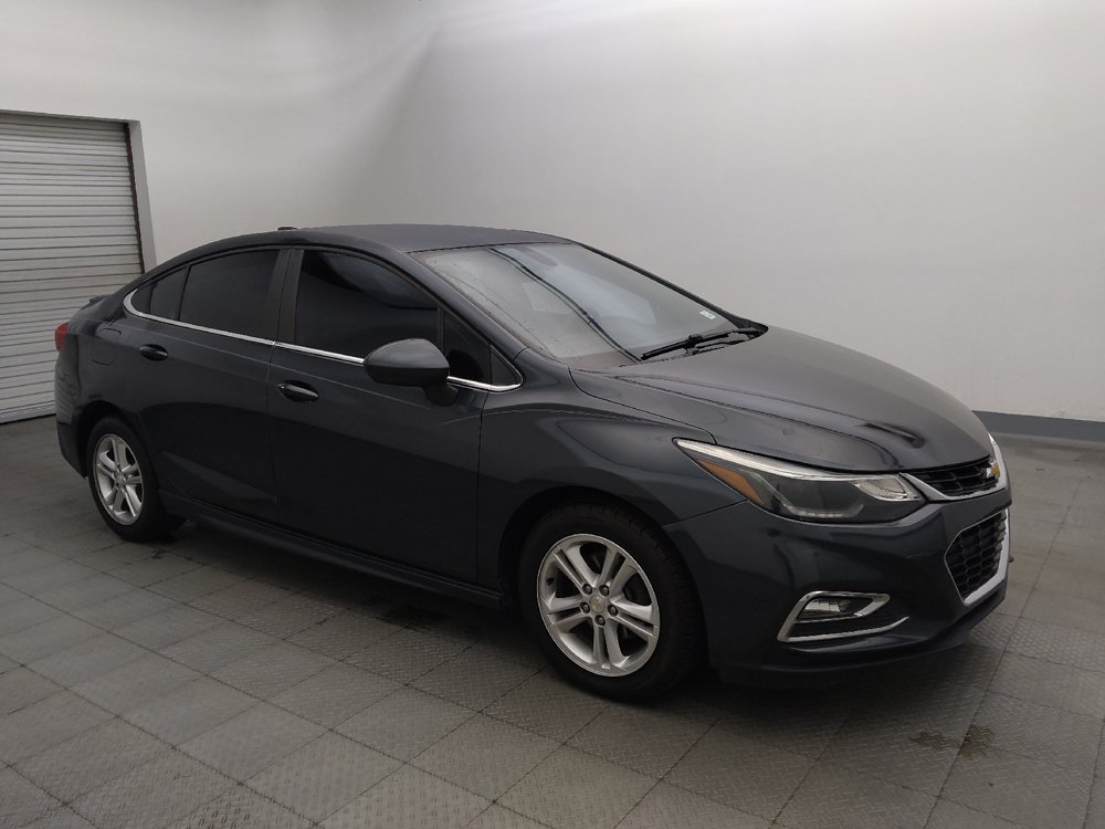 Used 2018 Chevrolet Cruze LT w/ Convenience Package FWD image 11