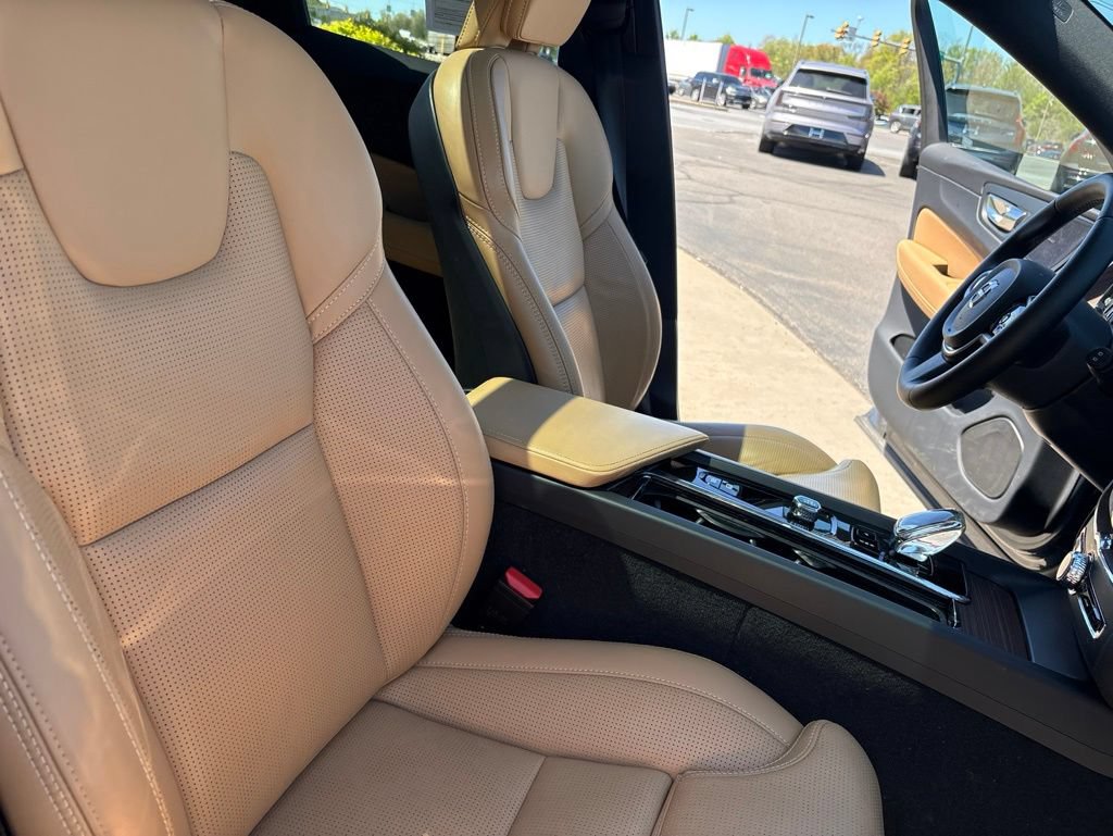 Certified 2023 Volvo XC60 B6 Ultimate AWD/4WD image 35