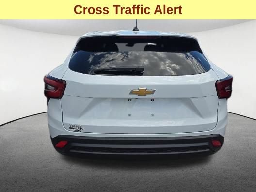 Used 2026 Chevrolet Trax LS w/ LS Convenience Package FWD image 7
