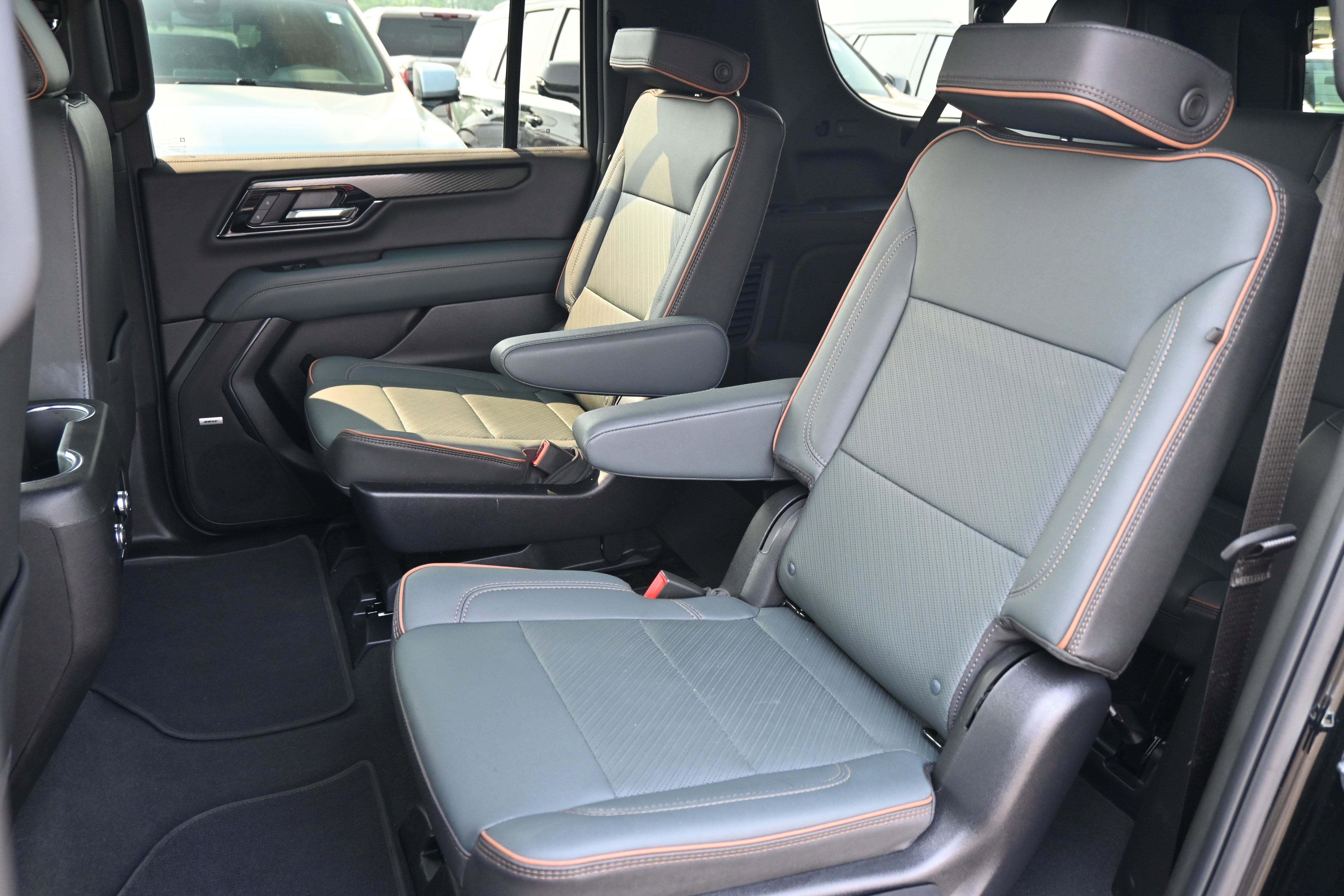 Used 2026 GMC Yukon XL AT4 image 11