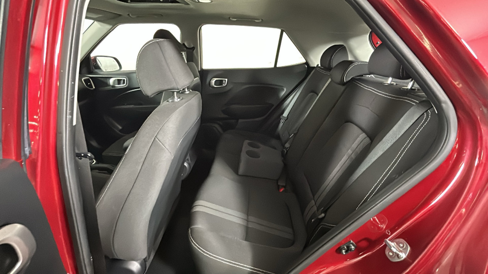 Certified 2024 Hyundai Venue SEL FWD image 32
