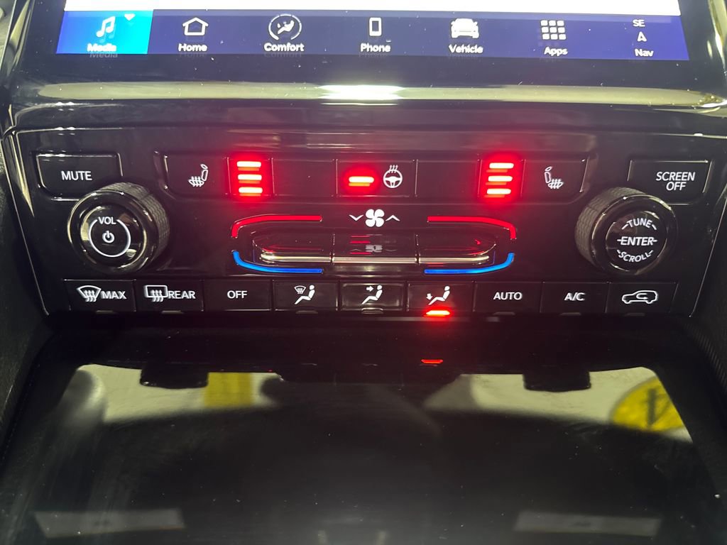 Used 2024 Jeep Grand Cherokee Limited AWD/4WD image 37