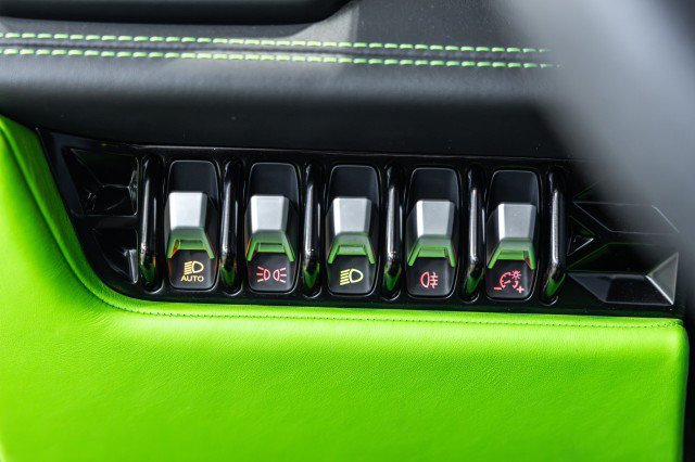 Used 2022 Lamborghini Huracan EVO RWD image 43