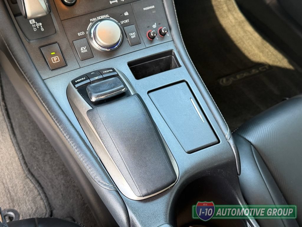 Used 2015 Lexus CT 200h w/ Navigation Package FWD image 25