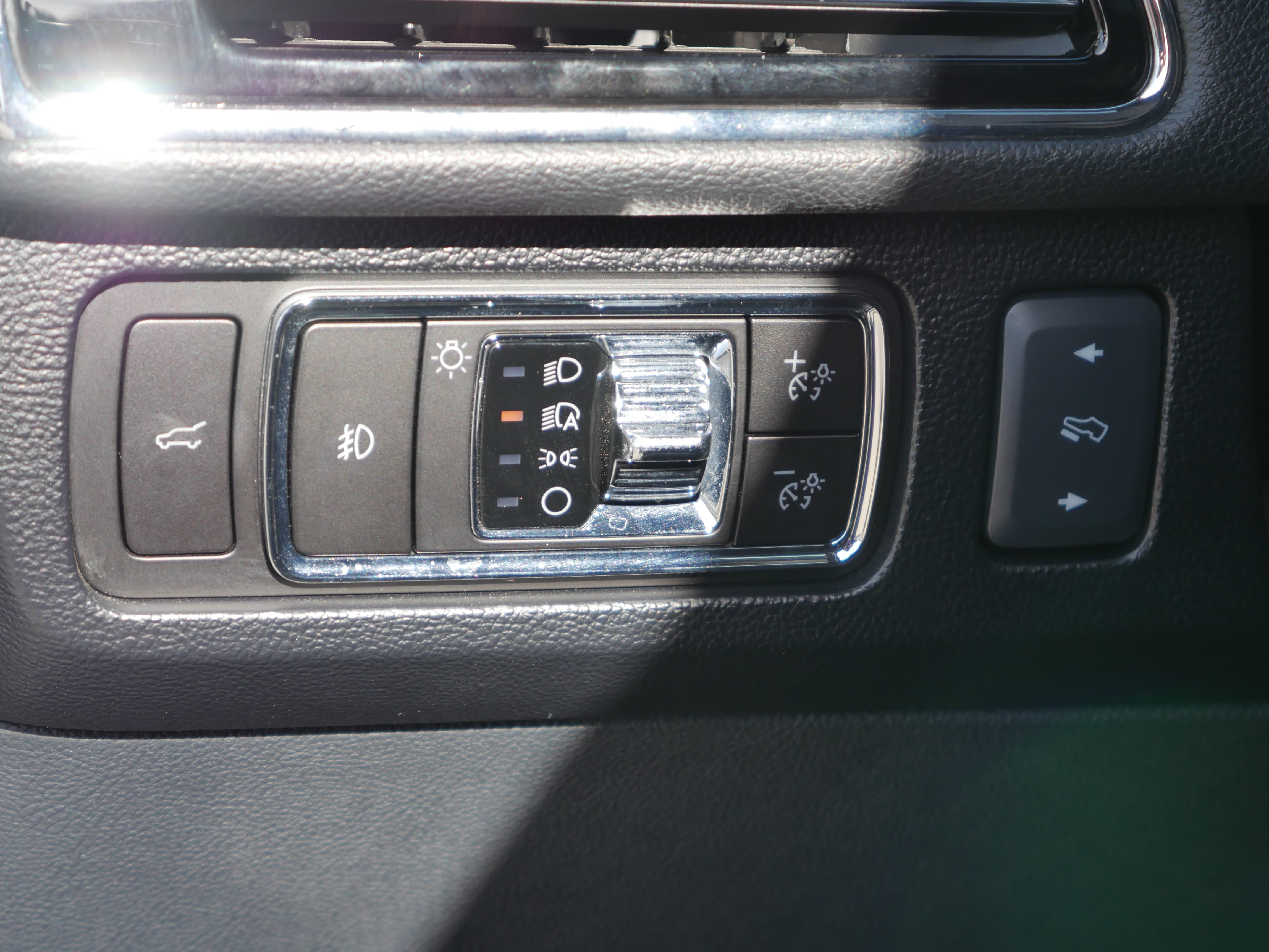Used 2023 Lincoln Navigator Reserve w/ Equipment Group 201A AWD/4WD image 6