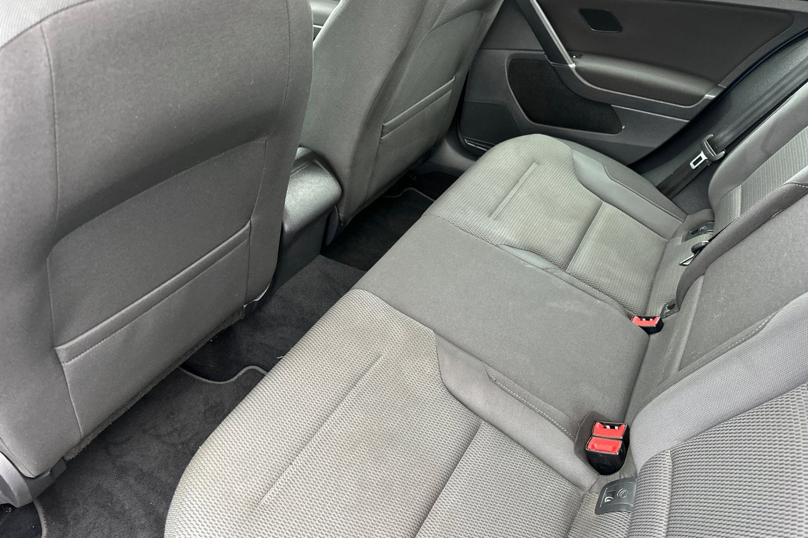 Used 2018 Volkswagen Golf S image 12