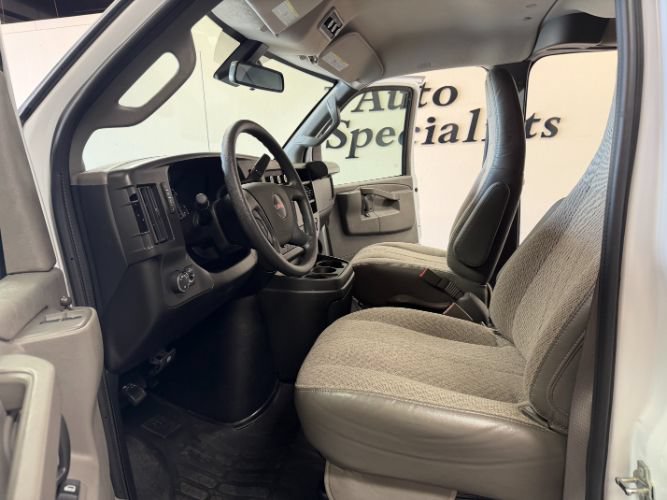 Used 2025 GMC Savana 3500 LT w/ LT Preferred Equipment Group RWD image 11