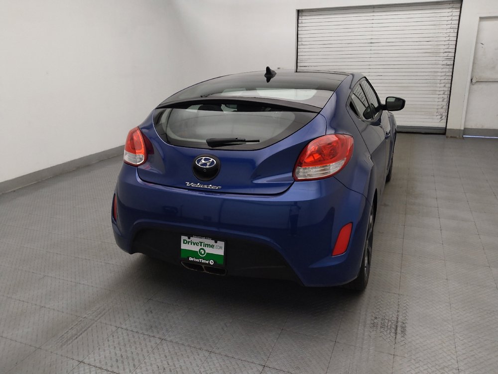 Used 2017 Hyundai Veloster Value Edition FWD image 7