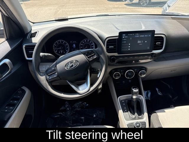 Used 2020 Hyundai Venue SEL image 17