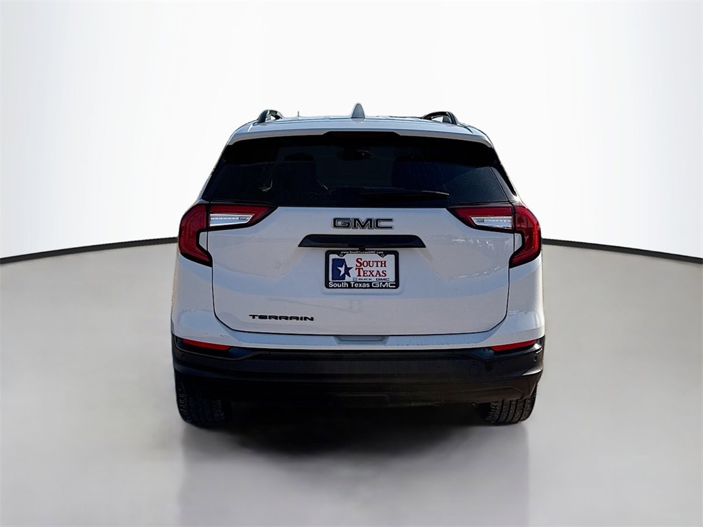 Used 2024 GMC Terrain SLE w/ Driver Convenience Package image 6