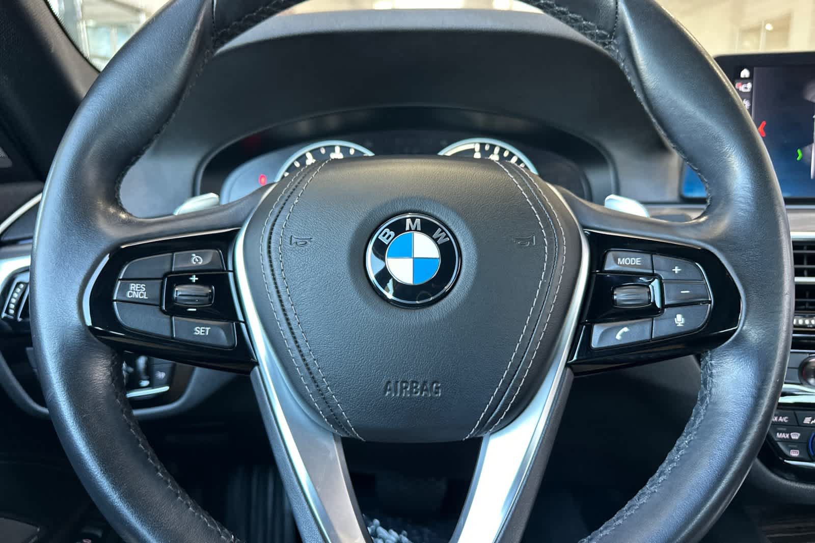 Used 2018 BMW 530e RWD image 22