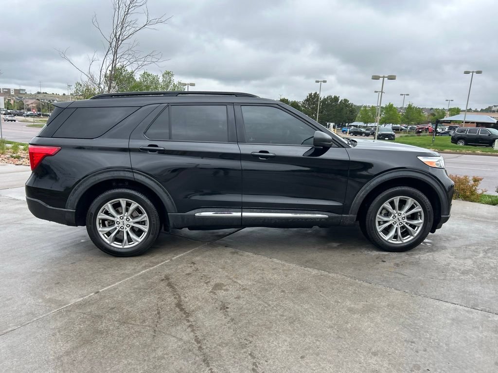 Used 2020 Ford Explorer XLT w/ Equipment Group 202A AWD/4WD image 10