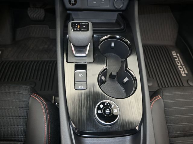 Used 2025 Nissan Rogue SV image 9