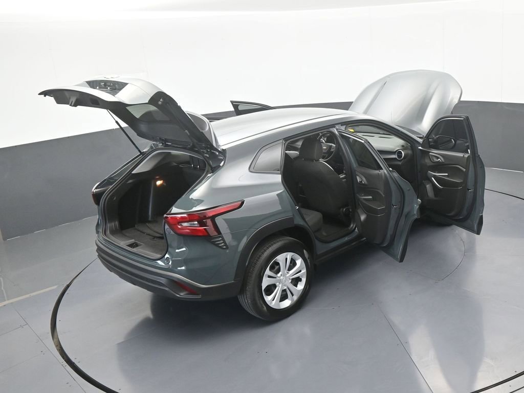 Used 2025 Chevrolet Trax LS FWD image 66