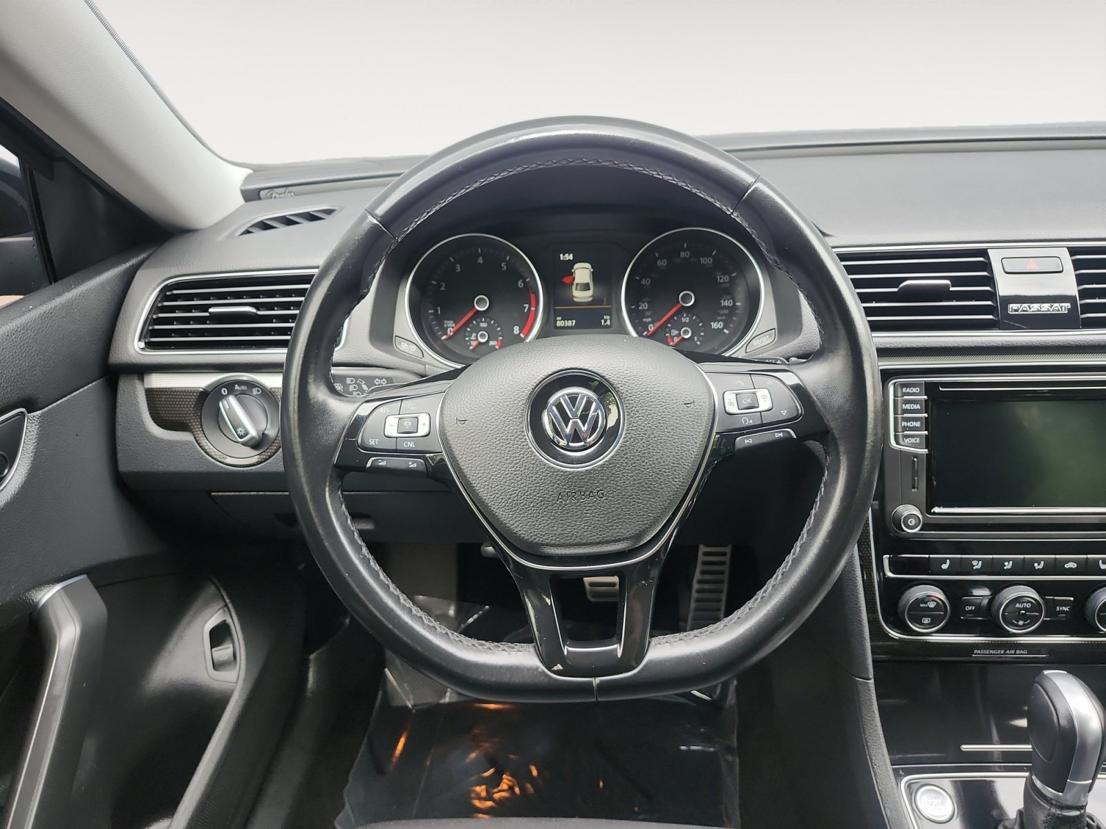 Used 2019 Volkswagen Passat 2.0T SE R-Line FWD image 12