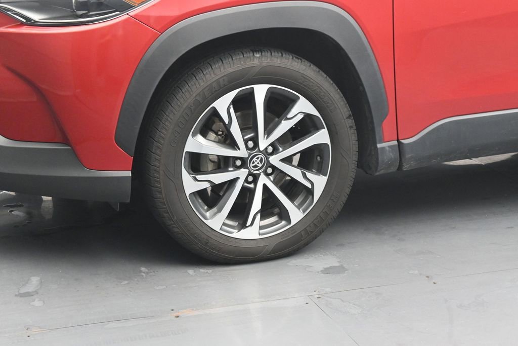 Used 2022 Toyota Corolla Cross XLE FWD image 12