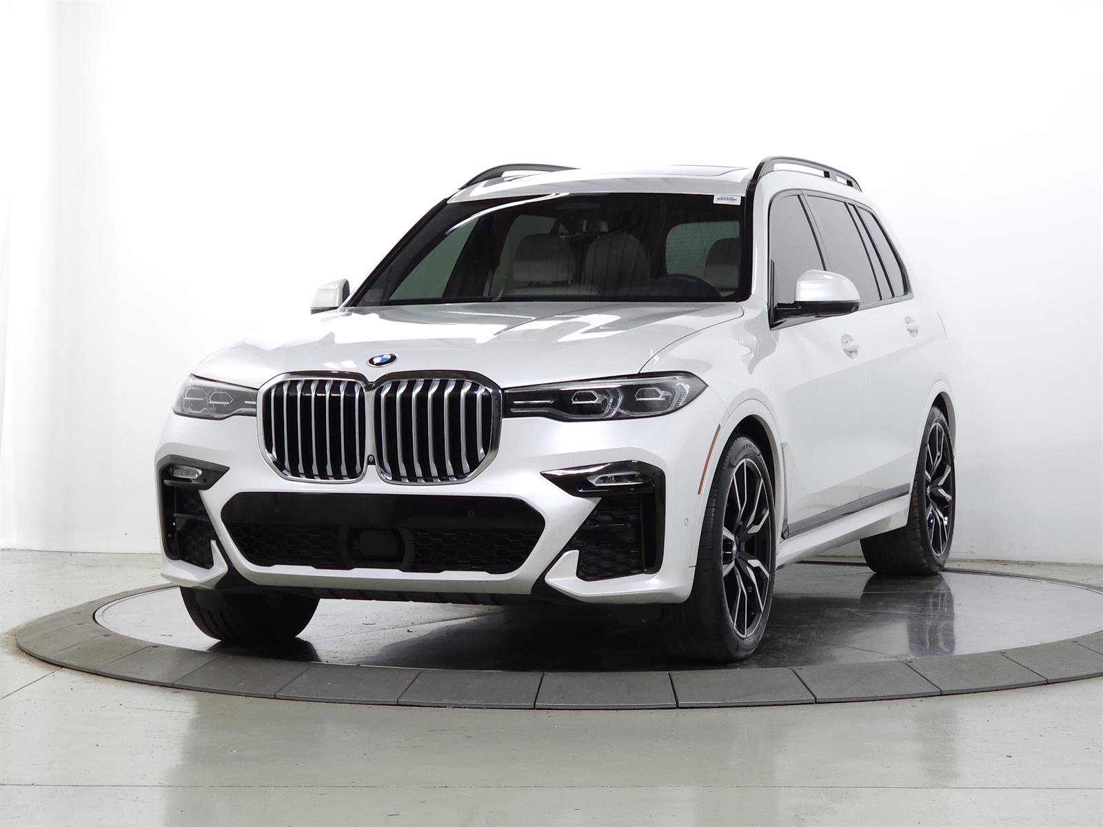Used 2019 BMW X7 xDrive40i w/ Premium Package image 3