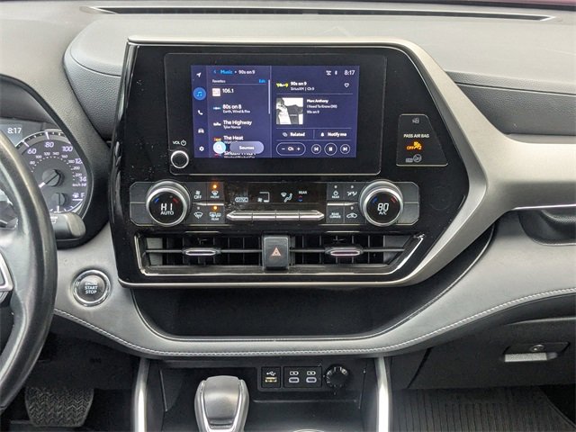 Used 2023 Toyota Highlander L image 19