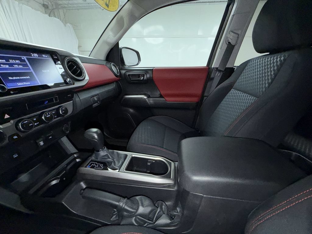 Certified 2022 Toyota Tacoma SR5 AWD/4WD image 23
