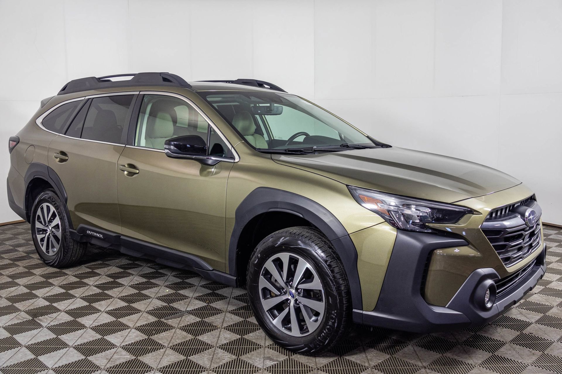 Used 2024 Subaru Outback Premium image 11