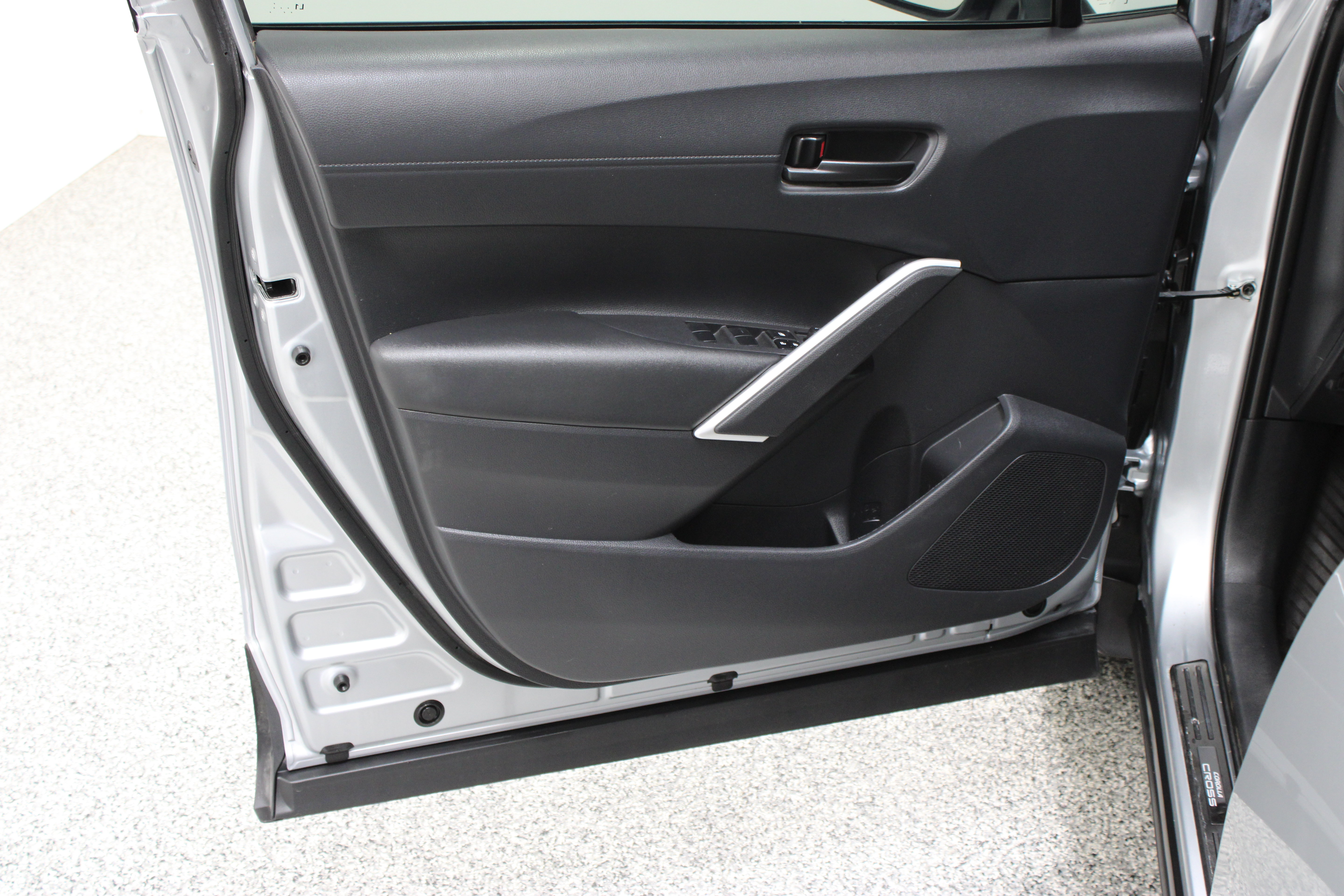 Certified 2024 Toyota Corolla Cross AWD Hybrid image 12