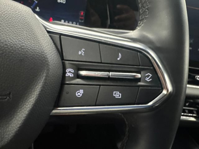 Used 2025 Chevrolet Equinox LT w/ Convenience Package II FWD image 13